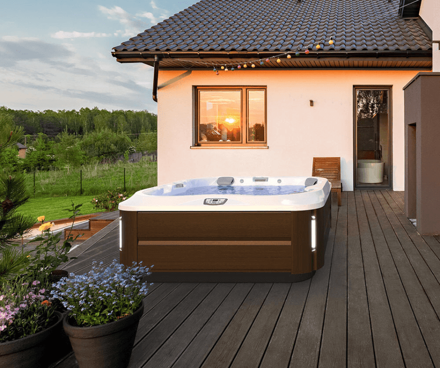 JACUZZI J-355 SPA COM ESPREGUIÇADEIRA COMFORT E ASSENTO RELAXANTE