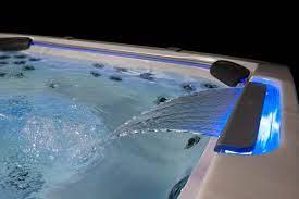 Jacuzzi J-245 CON ASIENTOS ABIERTOS
