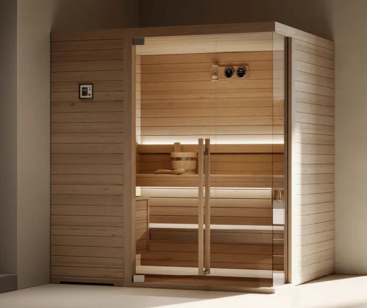 Sauna residencial de madera y frente acristalado